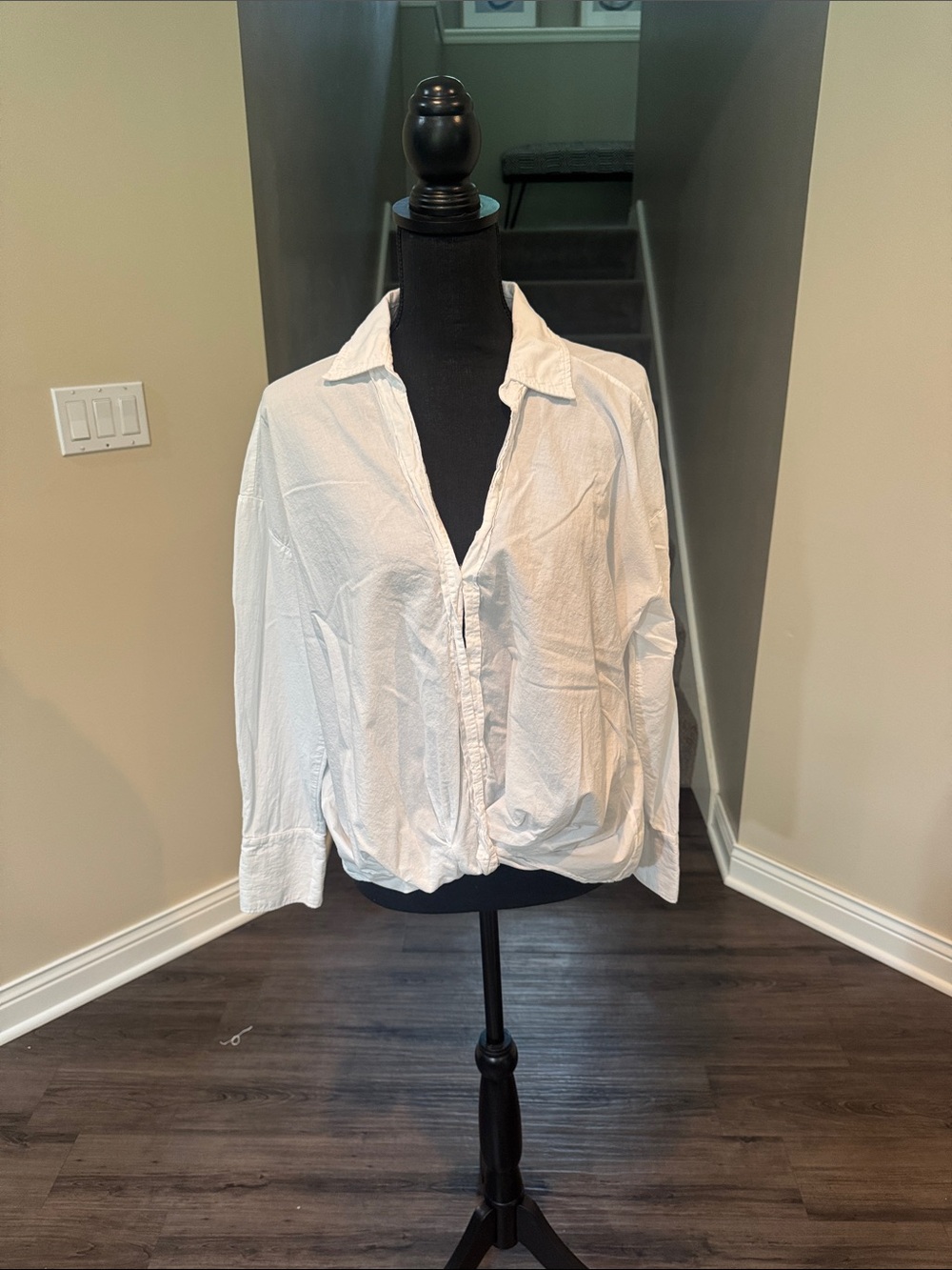 Stateside White Top with Black Lining Detail